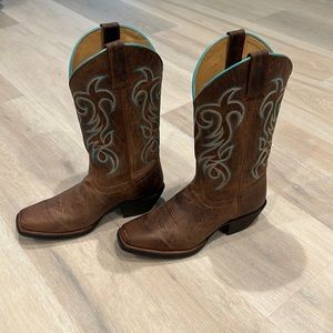 Shyanne cowgirl boots - size 8.5
